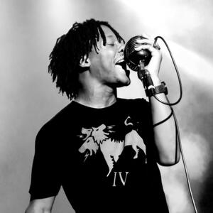 a picture of lupe fiasco.