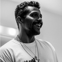 a picture of rapper black alien.